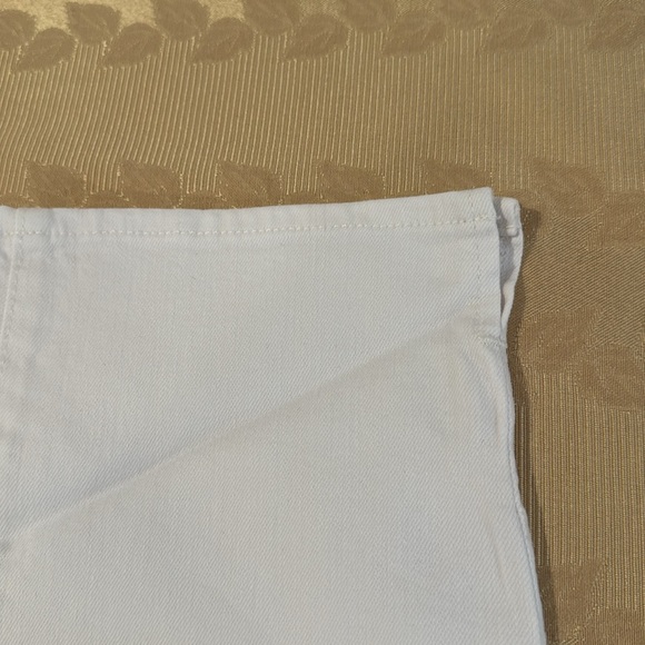 Curves 360 by NYDJ Slim Ankle Jeans. Size 8 short - Picture 9 of 13